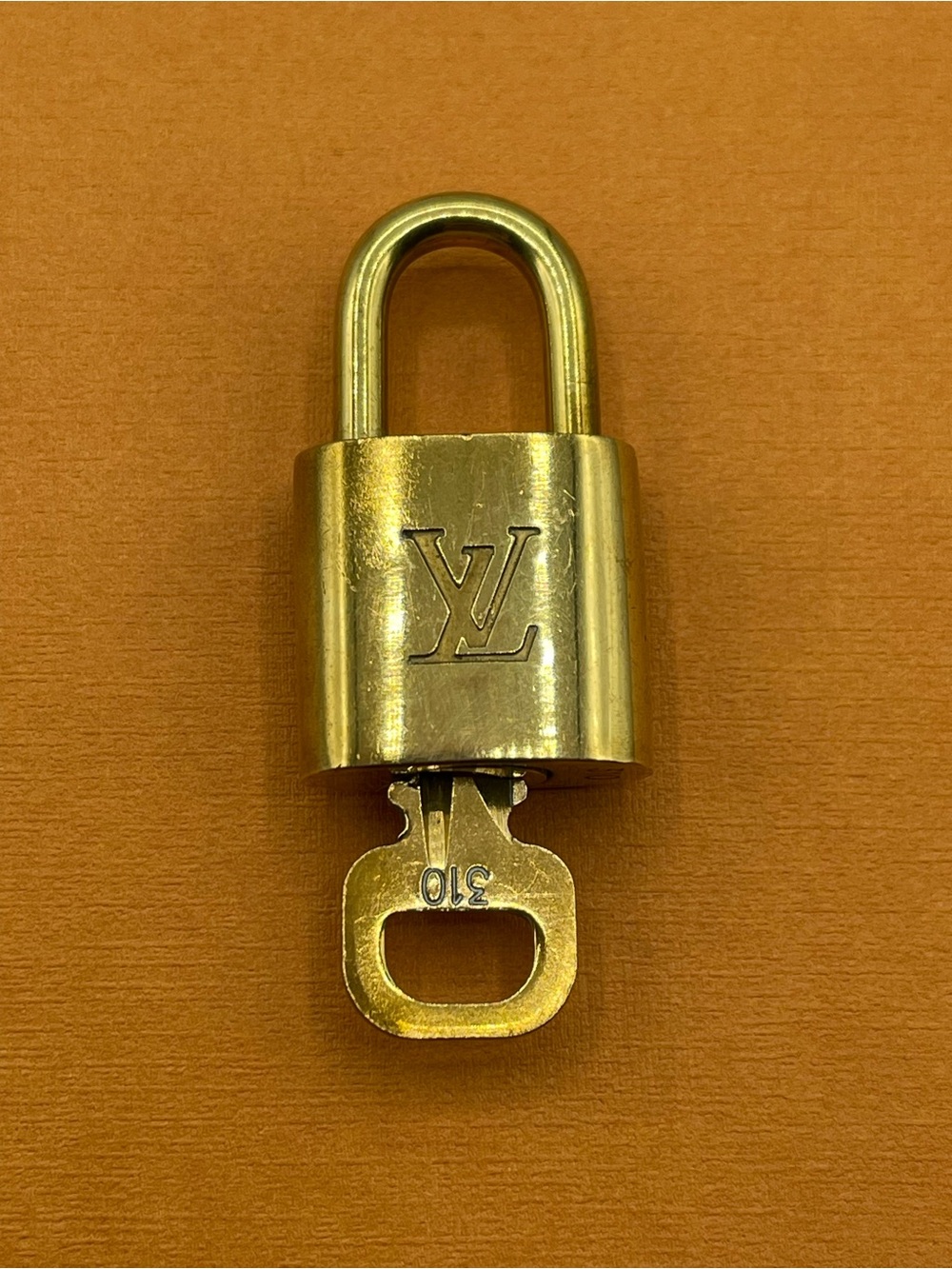 Louis Vuitton Lock and one Key #310 Gold Tone Cadena for Speedy Alma Bag LV🔐